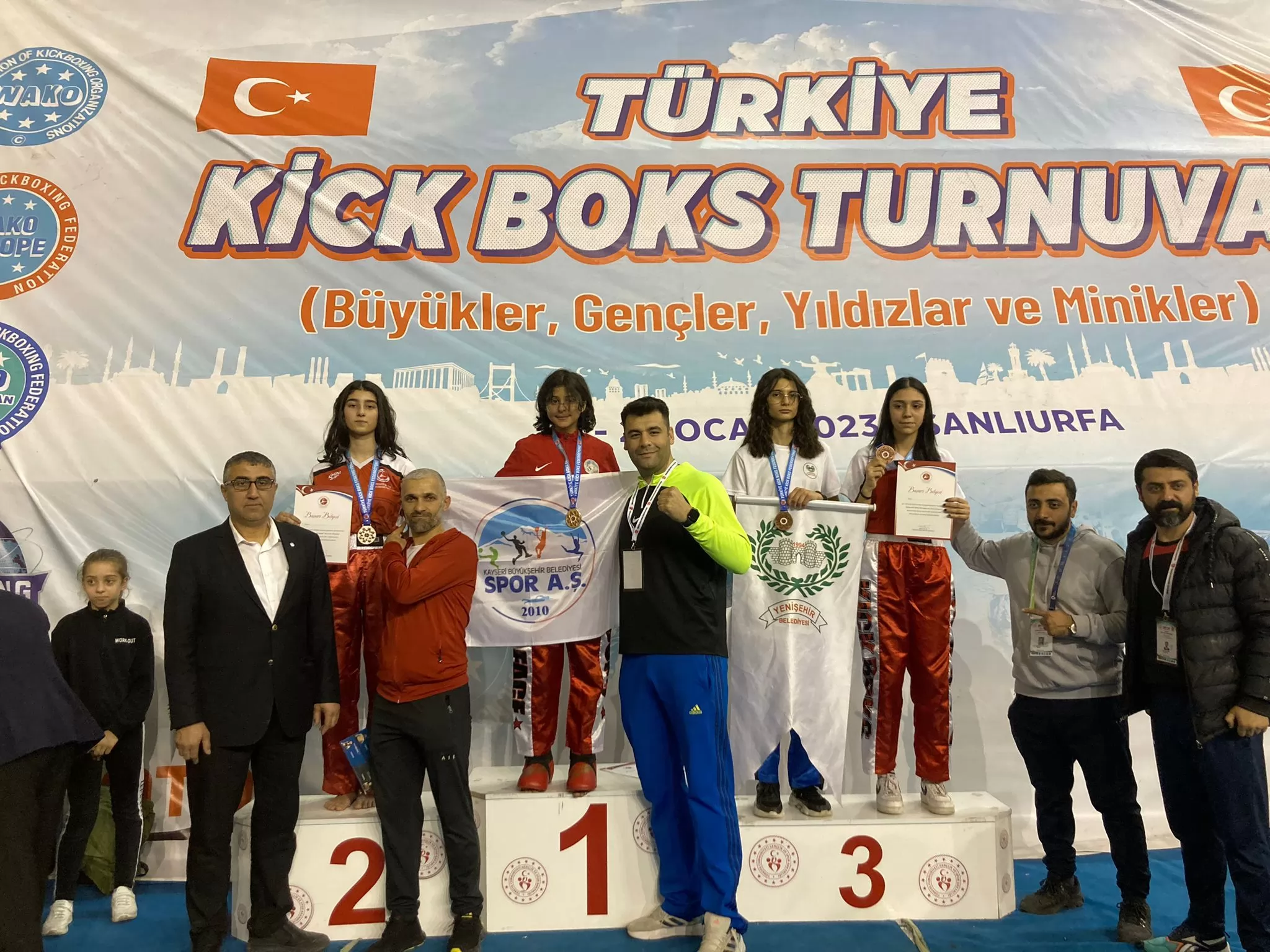 Öğrencimiz Gülten Sivaslıoğlu Kick Boks Yıldız Bayan Point Fighting TÜRKİYE İKİNCİSİ !