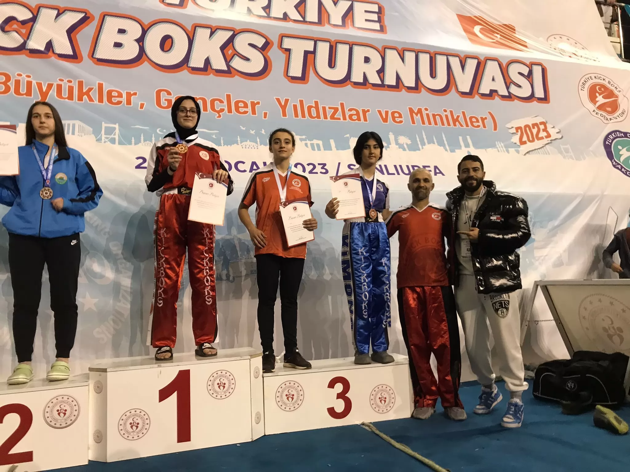 Öğrencimiz Kardelen Oflar Kick Boks Genç Bayan Point Fighting ve Light Contact Türkiye Üçüncüsü!