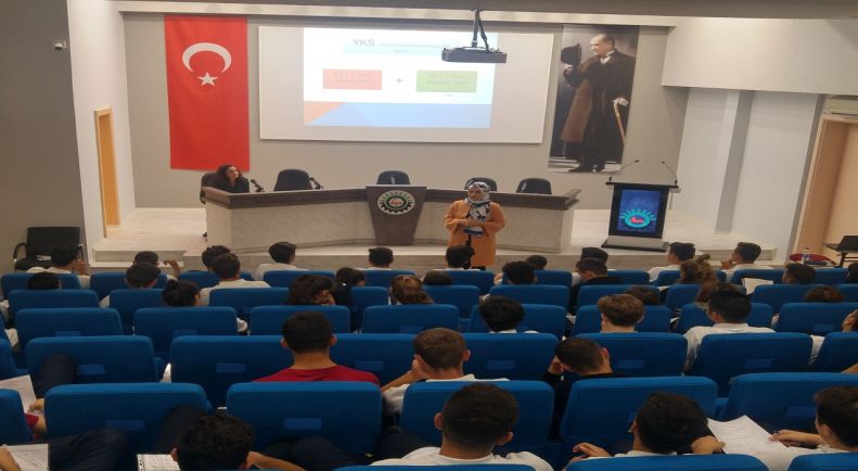 Öğrencilerimiz için YKS bilgilendirme semineri yapıldı.