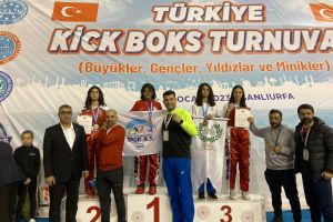 Öğrencimiz Gülten Sivaslıoğlu  Kick Boks Yıldız Bayan Point Fighting TÜRKİYE İKİNCİSİ !